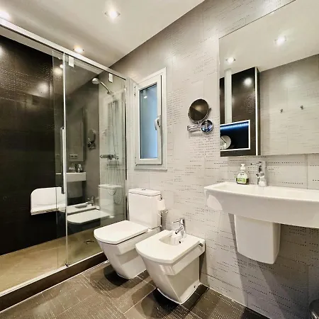 Moana Costabravasi *